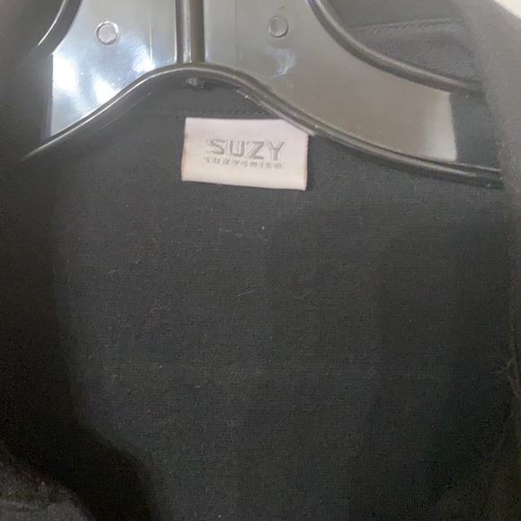 Suzy Shier black belted short sleeve dress with gold button (Size M) - Picture 2 of 4